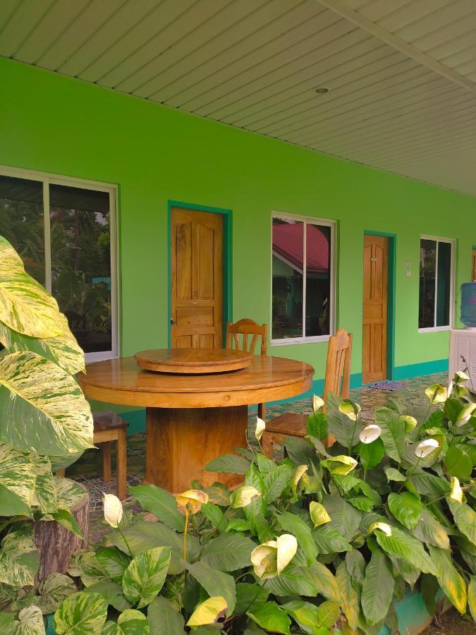 Barril Green Homestay Batuan Екстериор снимка